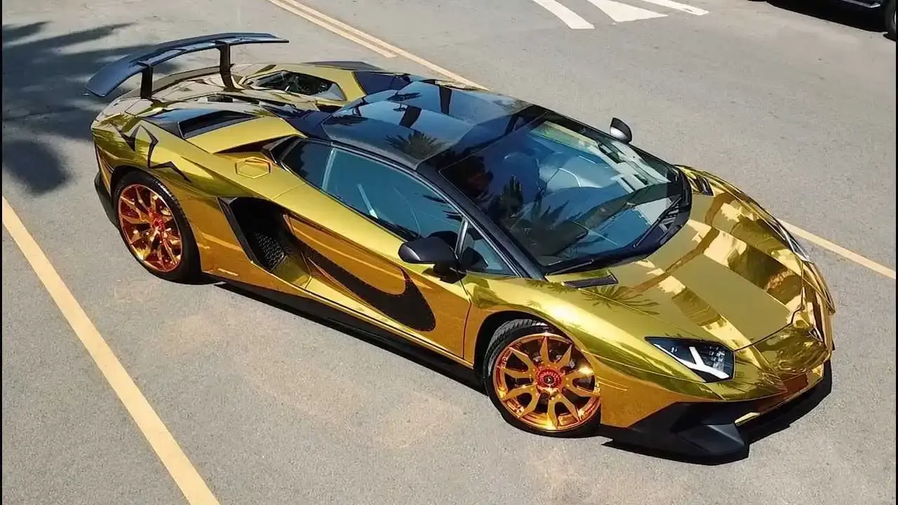 Lamborghini-Aventador-golden.webp